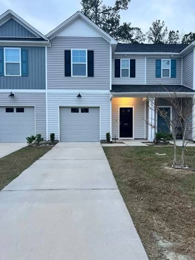 Main picture of 218 Buchanan Cir