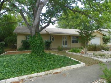 Main picture of 4707 Englewood Dr