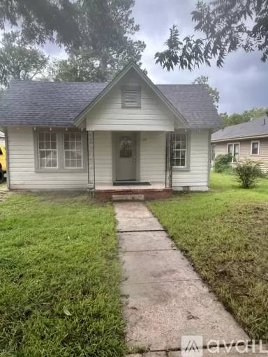 Main picture of 1110 N Englewood Ave