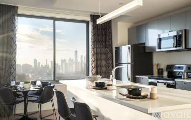 Main picture of 617 Pavonia Ave