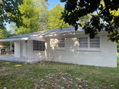 Main picture of 832 Strother Dr