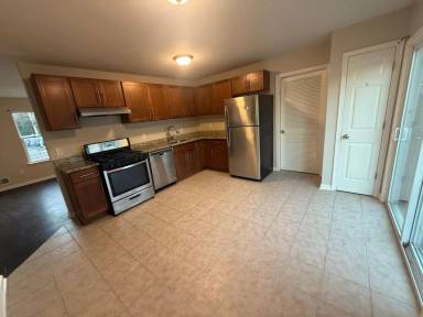 Main picture of 108 Walnut St