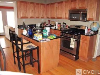 Main picture of 84 Irving St