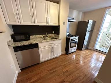 Main picture of 174 Everett St
