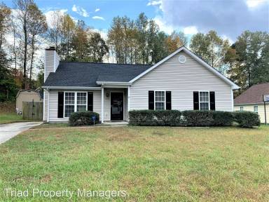 Main picture of 819 Banner Oak Ct