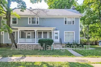 Main picture of 2100 Cottage Grove Dr