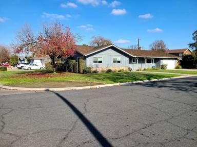 Main picture of 164 E Beech Ave