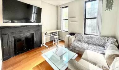 Main picture of 344 E 9th St