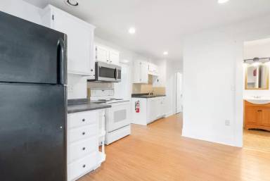 Main picture of 222 N Francis St