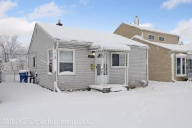 Main picture of 13690 Knox Ave