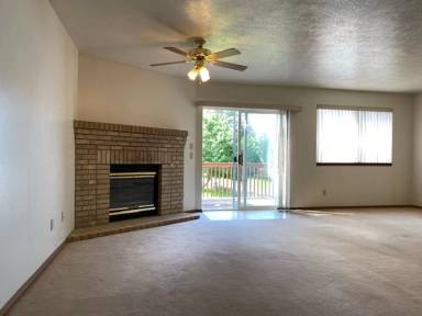 Main picture of 210 E Campbell St