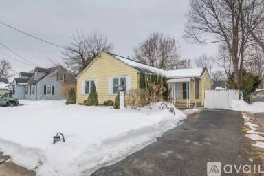 Main picture of 72 Garland St