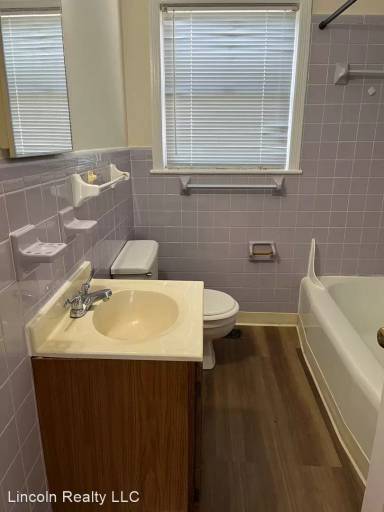 Main picture of 327 Canna Dr