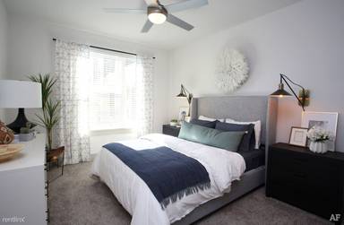 Main picture of 1251 State St