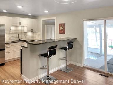 Main picture of 2944 S Ingalls Way