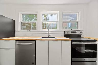 Main picture of 914 Lake Ave