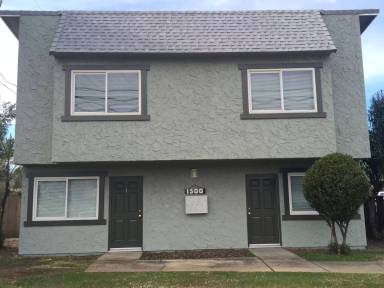 Main picture of 1500 Lake Blvd