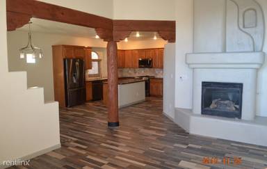 Main picture of 8720 Desert Fox Way NE