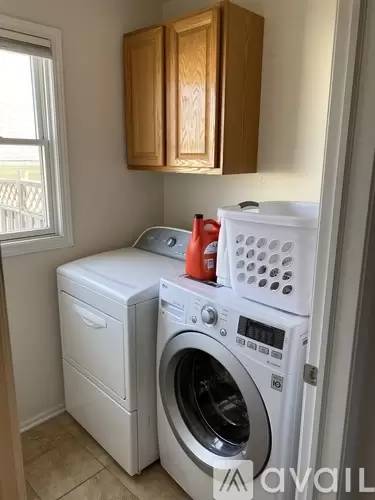 Main picture of 2721 Hampton St