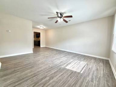 Main picture of 407 Redbud Ln
