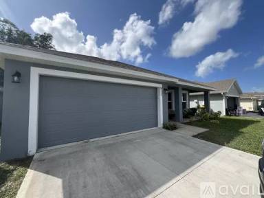 Main picture of 911 Tupelo Cir