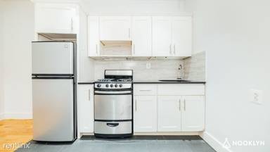 Main picture of 33 Montrose Ave