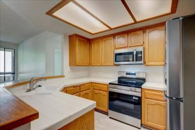 Main picture of 5865 Friars Rd