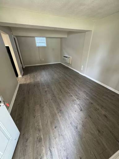 Main picture of 300 N Jefferson St