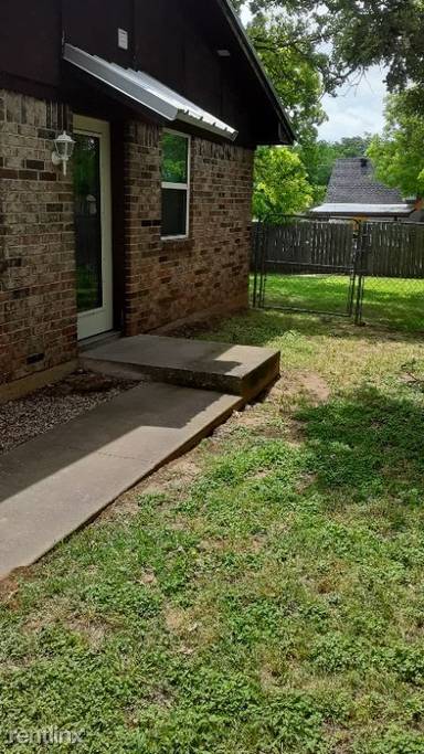 Main picture of 705 N Avenue A