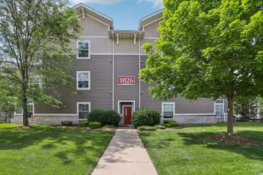 Main picture of The Pointe at Devon Court