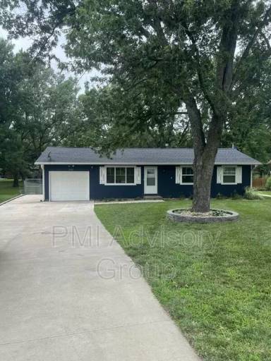 Main picture of 1220 N School St