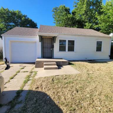 Main picture of 2308 E 9th St N