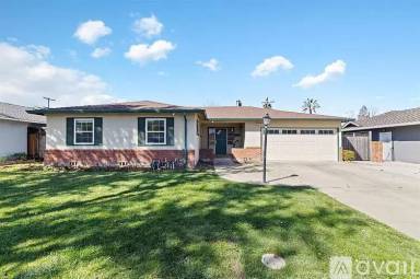 Main picture of 711 S Genevieve Ln