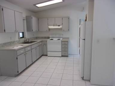 Main picture of 2261 Maximilian Ave