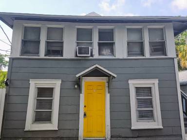Main picture of 944 1/2 15th Ave S