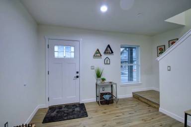 Main picture of 863 Cook Rd