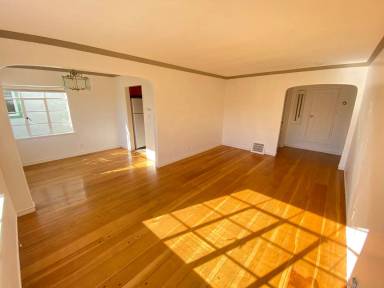 Main picture of 1547 Hopkins St