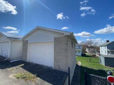 Main picture of 910 Washington St