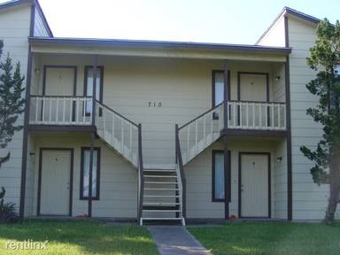 Main picture of 710 Wellesley Ct