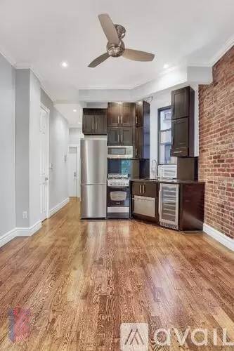 Main picture of 246 Mott St