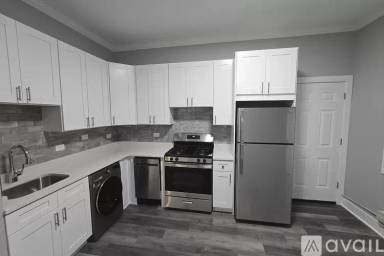 Main picture of 915 W Waveland Ave Apartments