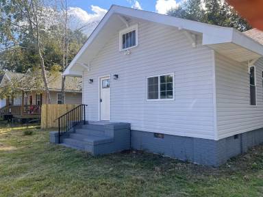 Main picture of 204 S Dargan St