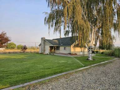 Main picture of 920 W Edison Rd