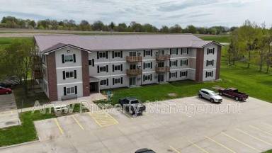 Main picture of 940 S 27th St