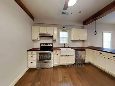 Main picture of 801 W Bridge St