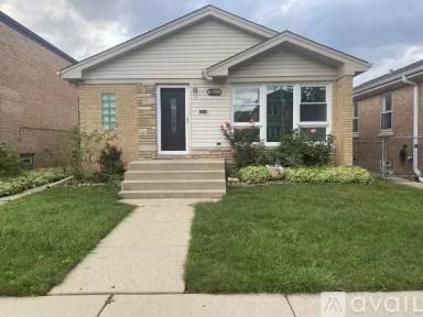 Main picture of 6318 N Tripp Ave