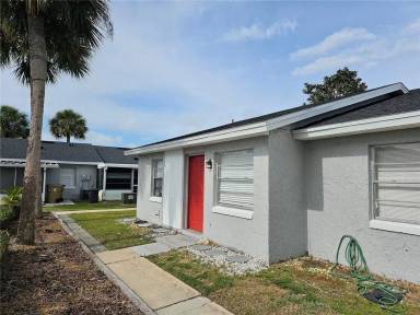 Main picture of 33 Lake Villa Way