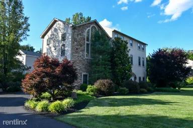 Main picture of 114 Riverview Ave
