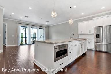 Main picture of 3215 W De Leon St