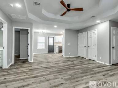 Main picture of 403 S Comanche Ave
